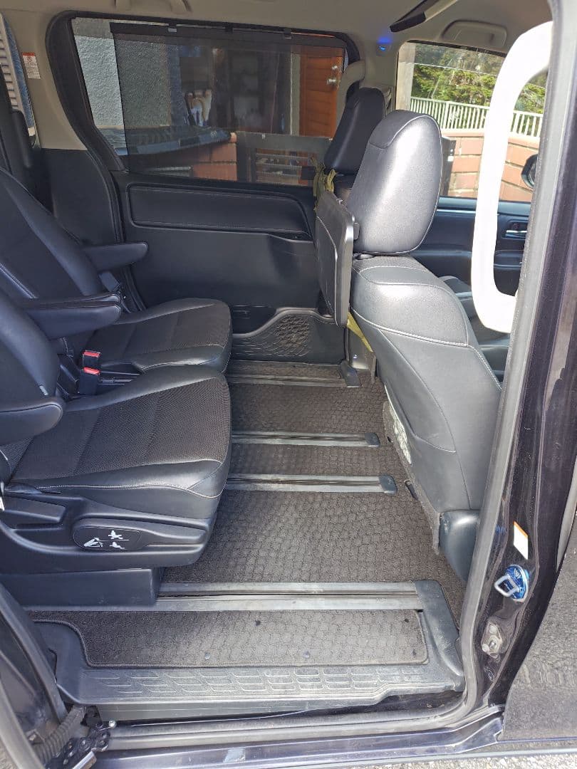 マットつき　80系　ヴォクシー、ノア、エスクァイア　収納　ベッドキット