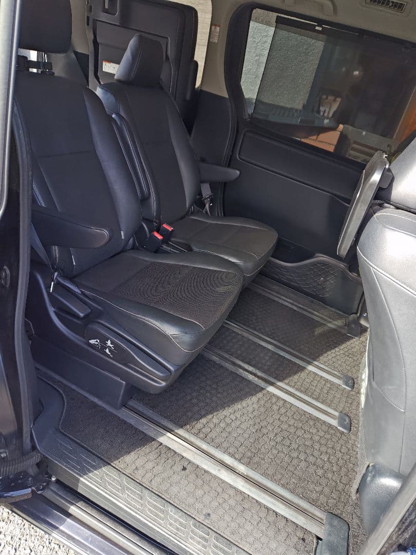 マットつき　80系　ヴォクシー、ノア、エスクァイア　収納　ベッドキット