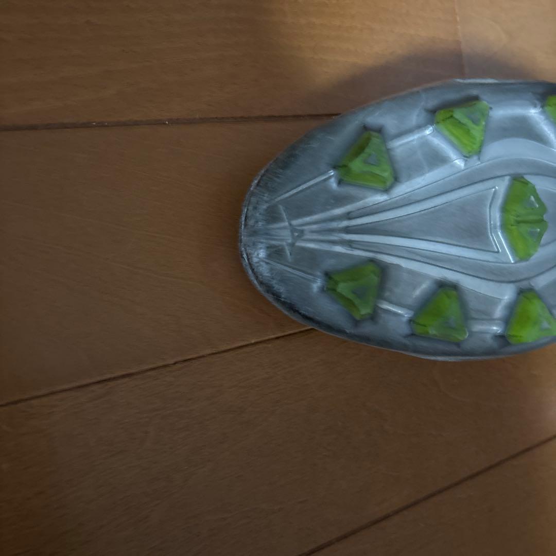 MIZUNOアルファ2PRO ホワイト×シルバーイリディセント 26.5センチ