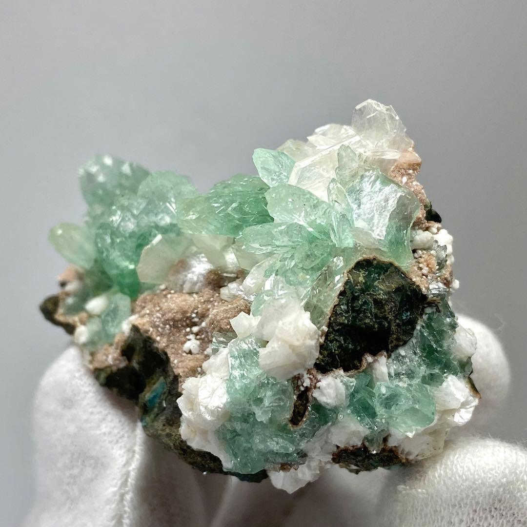 グリーンアポフィライト　スティルバイト　魚眼石　鉱物標本　原石　天然石　ストーン