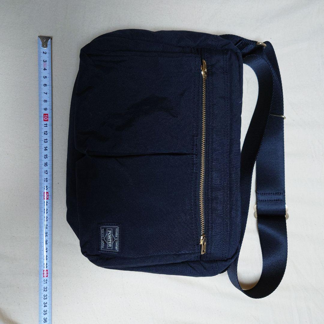 ポーター ブラック ショルダーバッグ　使いやすいサイズ