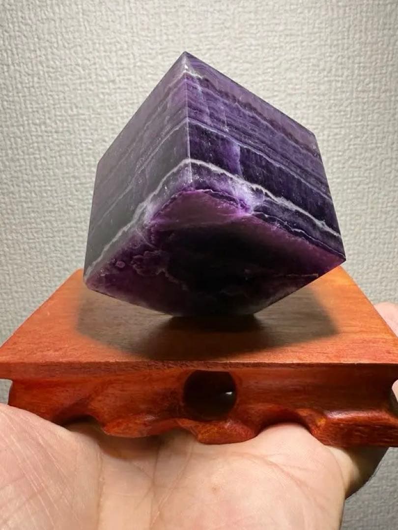 希少　極美品天然フローライト(蛍石)超大キューブ　台座付パワーストーン　送料無料