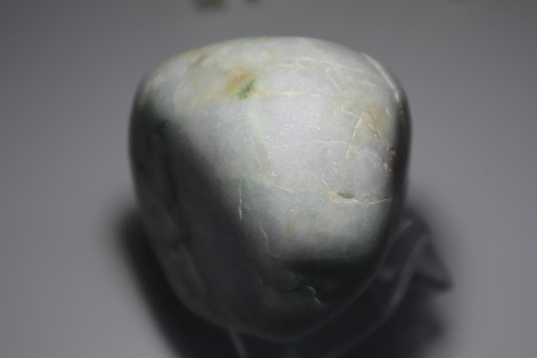 糸魚川翡翠原石【海岸】394g
