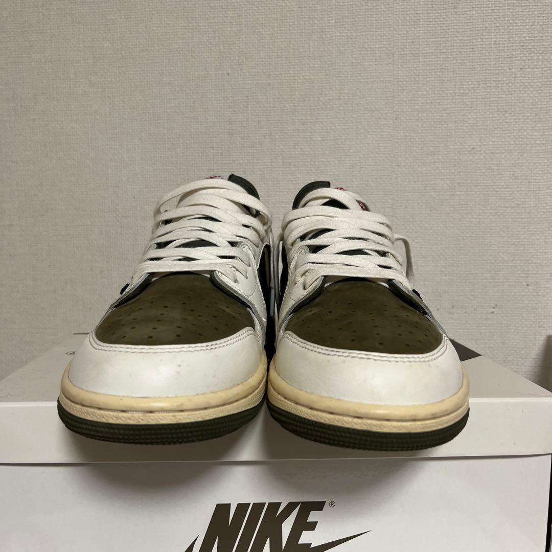 Travis Scott × Nike aj1 リバースオリーブ