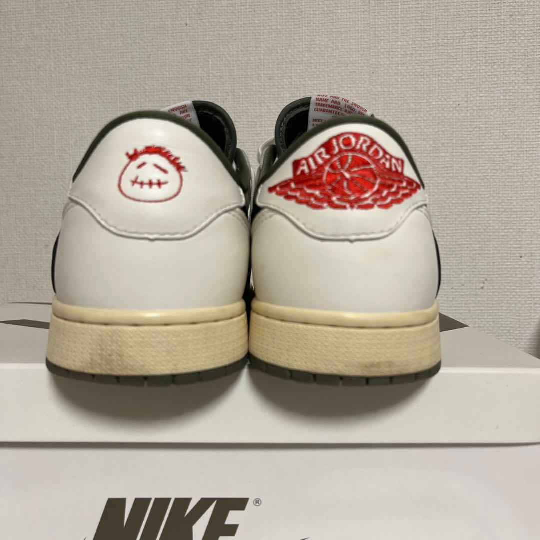 Travis Scott × Nike aj1 リバースオリーブ
