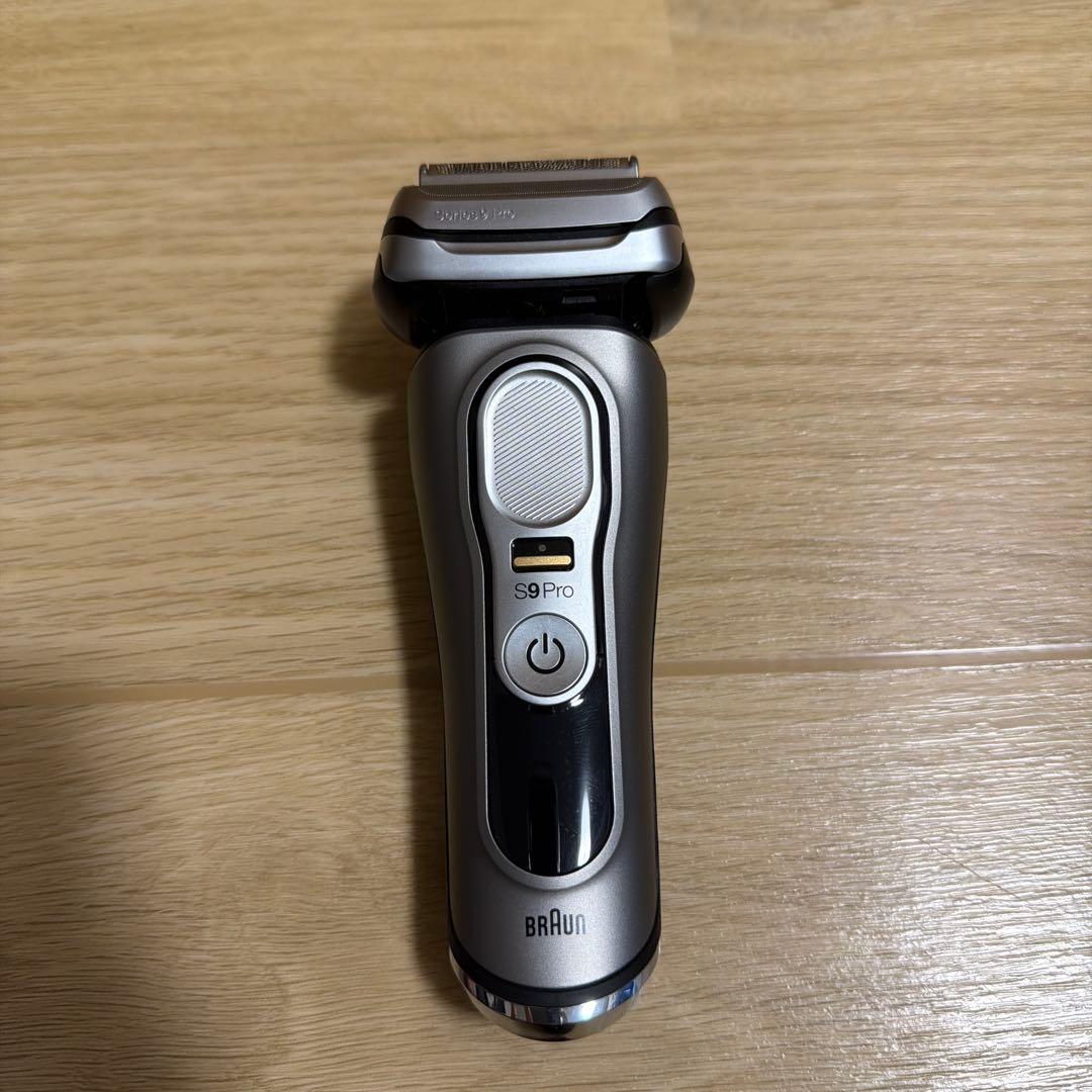 Braun Series 9 Pro メンズ電気シェーバー 替え刃付き