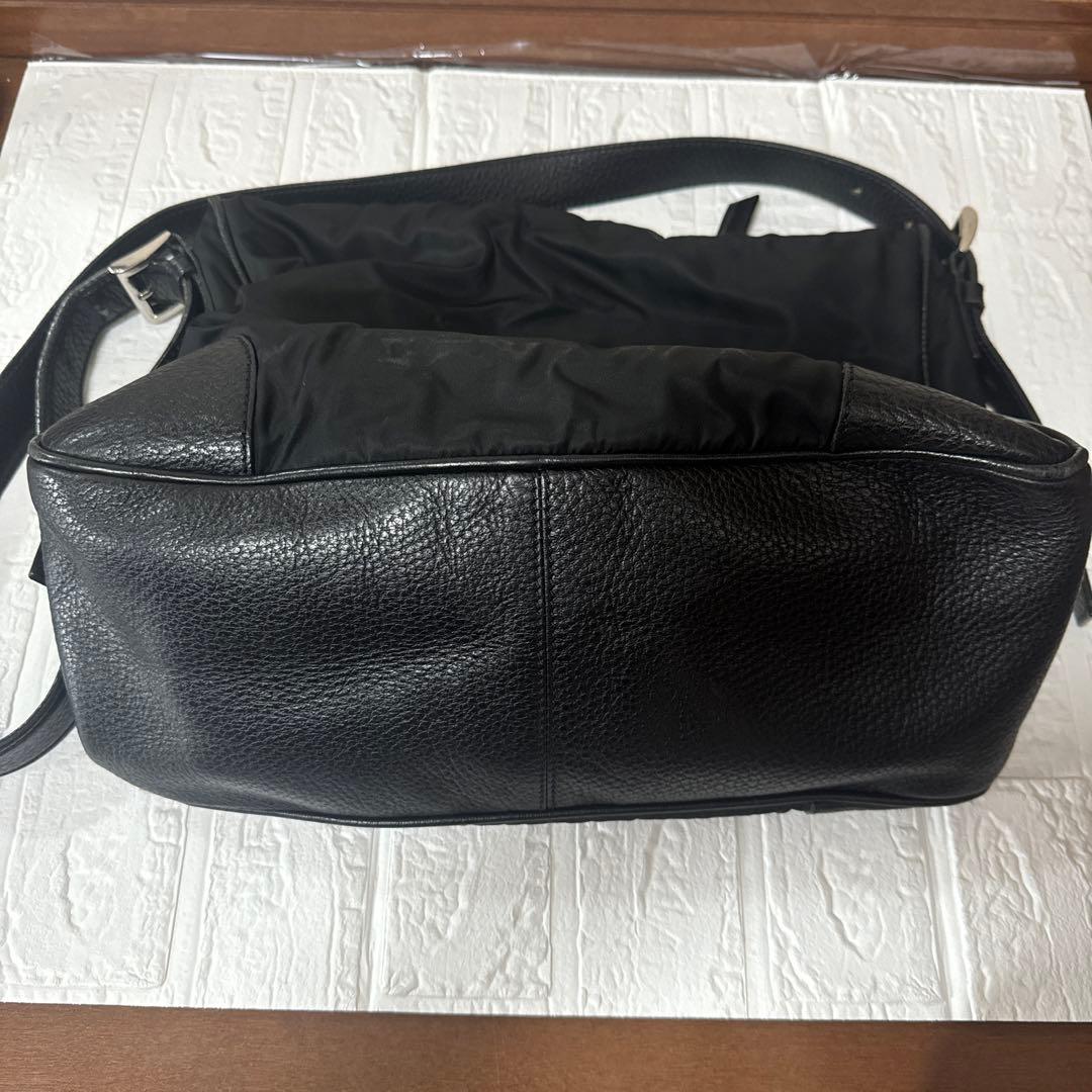PRADA ショルダーバック　メッセンジャーバック
