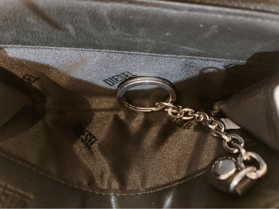 美品 DIESEL 牛革 ビッグロゴ 財布 ラウンドファスナー