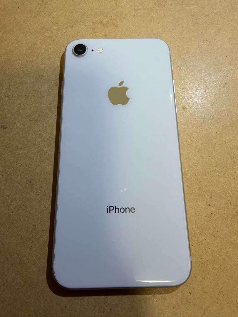 D*z様 iPhone 8 シルバー 256GB SIMフリー