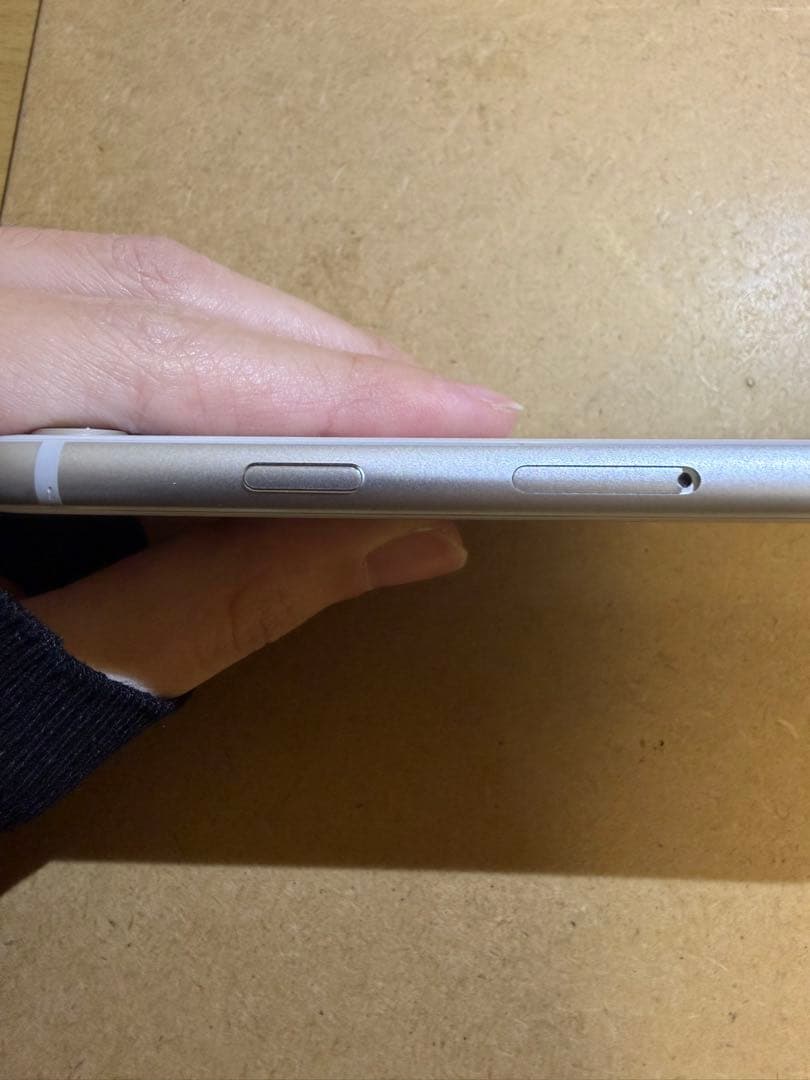 D*z様 iPhone 8 シルバー 256GB SIMフリー