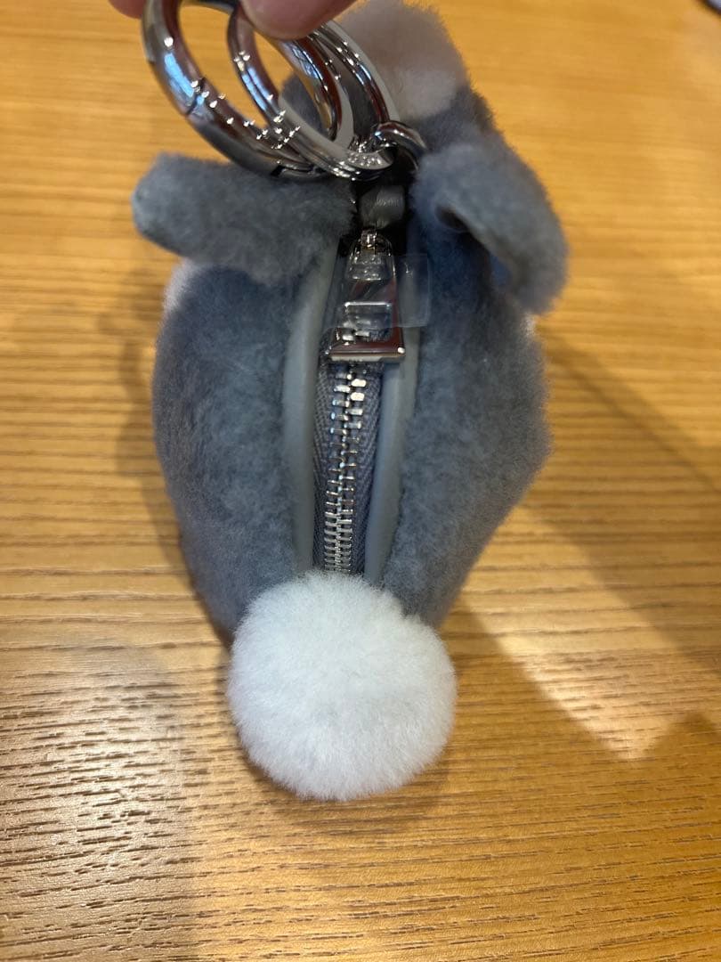 YoriyLOEWE バニー キーホルダー バッグうさぎモチーフ