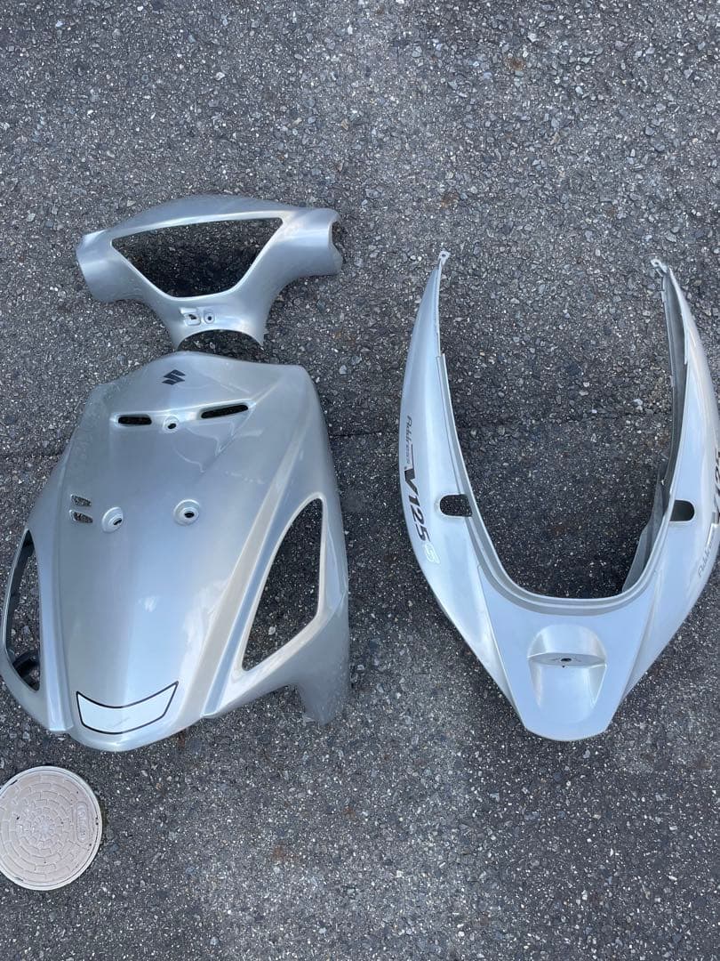 スズキ　アドレスv125s カウル シルバー