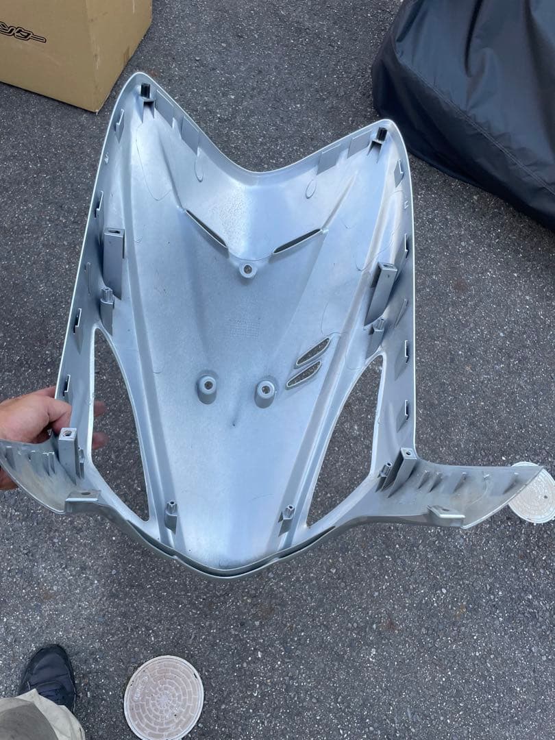 スズキ　アドレスv125s カウル シルバー