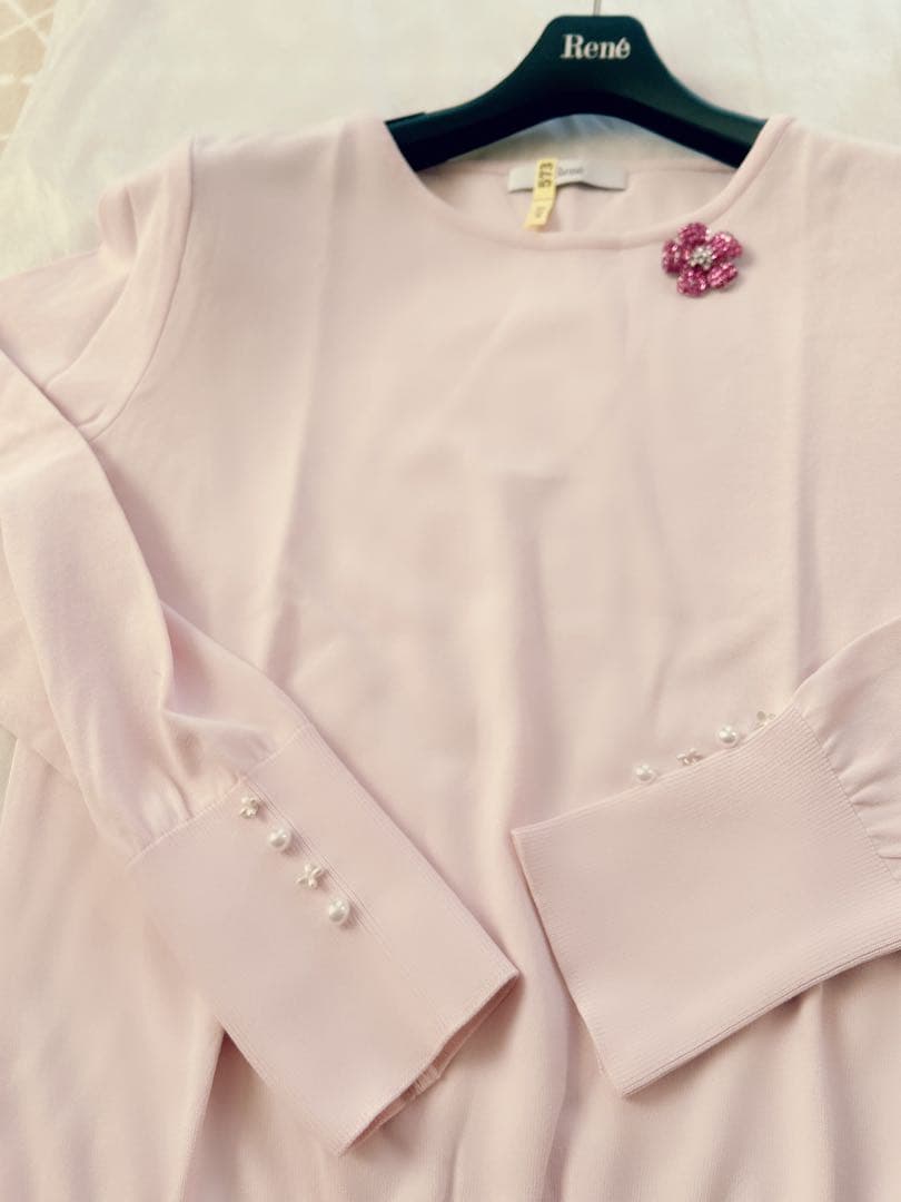 Rene2025 お袖フラワー♡パールボタン 長袖ニット34 ピンク