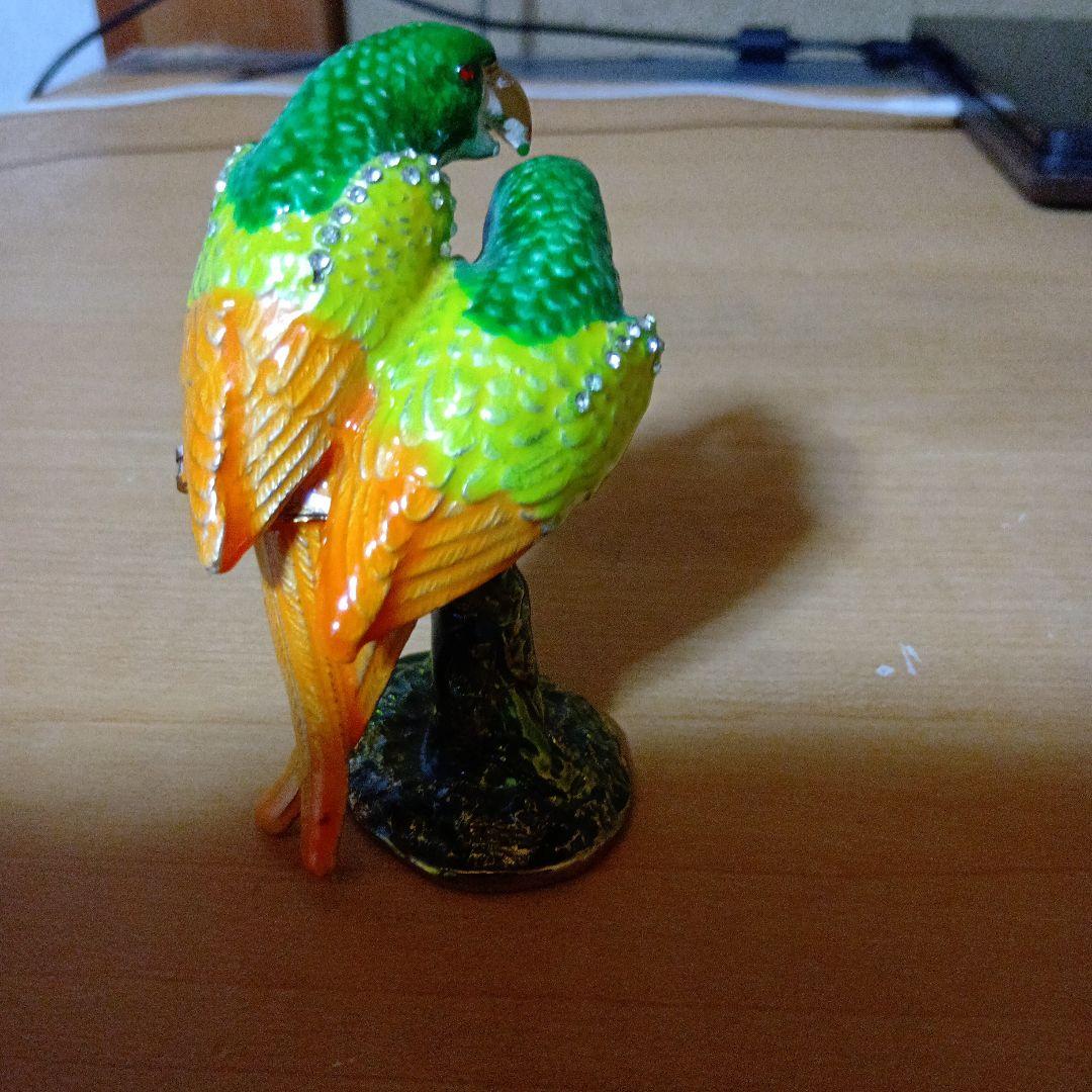 鳥の置き物