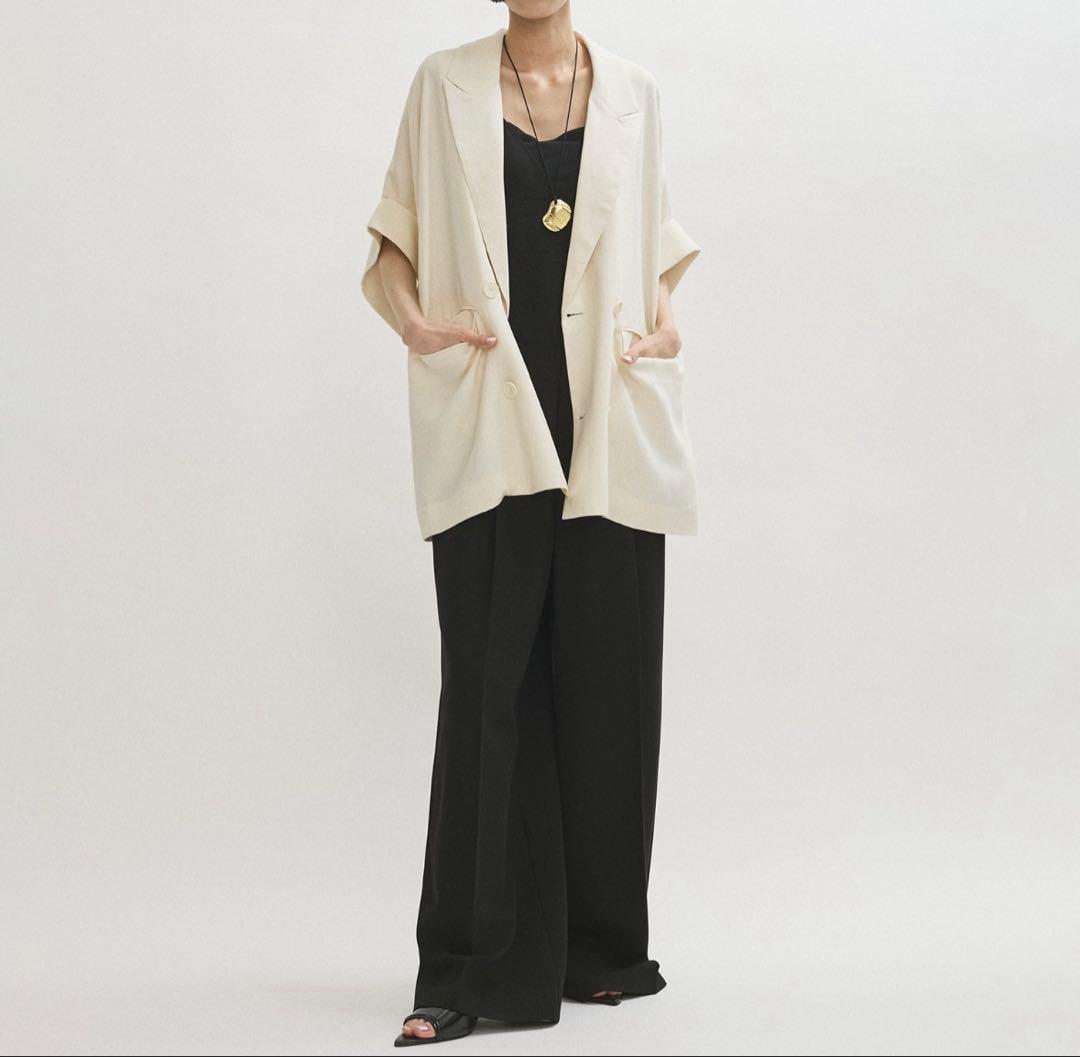 アダムエロペ　ショートシャツジャケット　キナリ　完売アイテム　オーバーサイズ