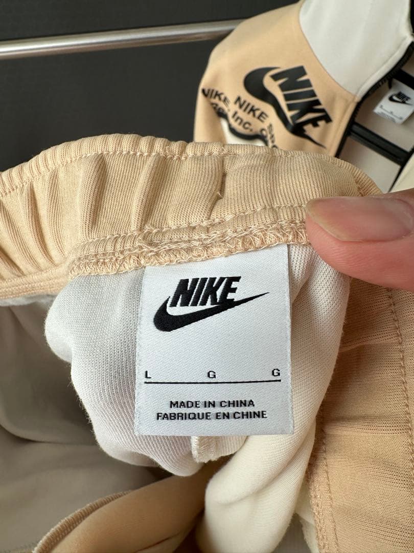 本日限定価格にしました．NIKE テックフリース上下セット 上ＸＬ　　下Ｌ