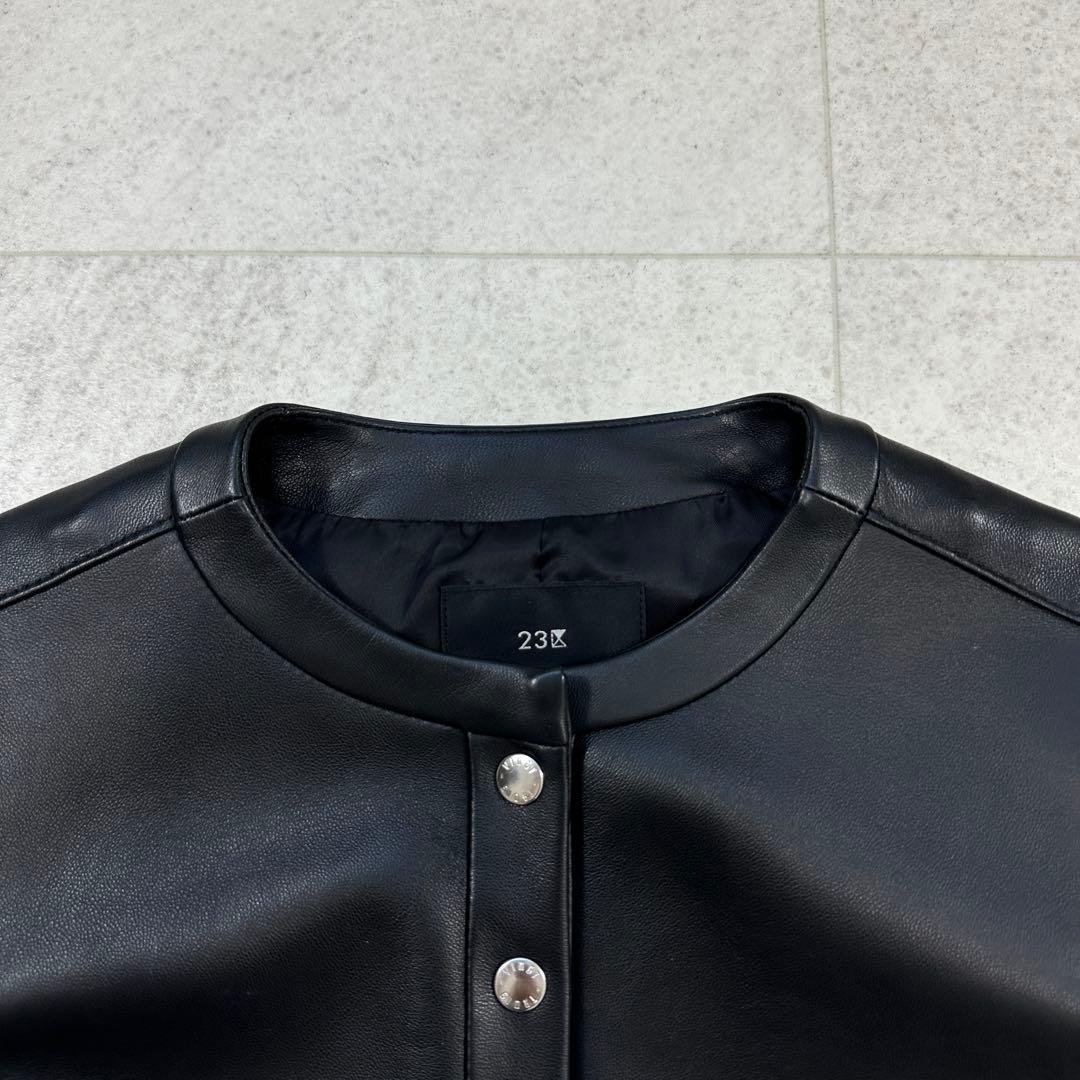 美品 希少サイズ【23区】ラムレザー ノーカラー ジャケット ショート丈 銀釦