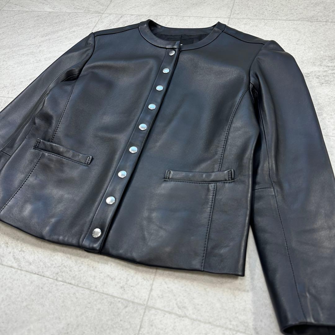 美品 希少サイズ【23区】ラムレザー ノーカラー ジャケット ショート丈 銀釦