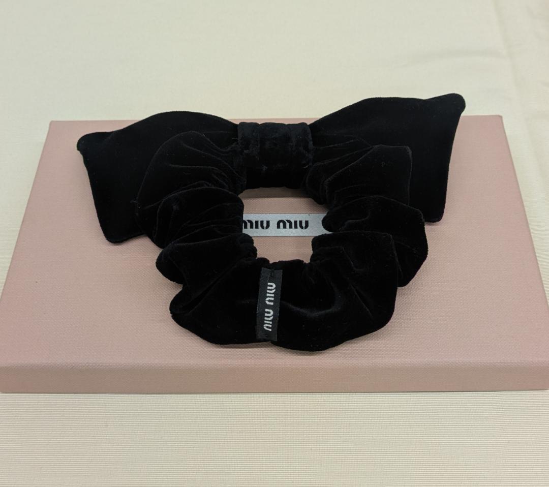 MIU MIUの「ベルベットシュシュ」　未使用品です。