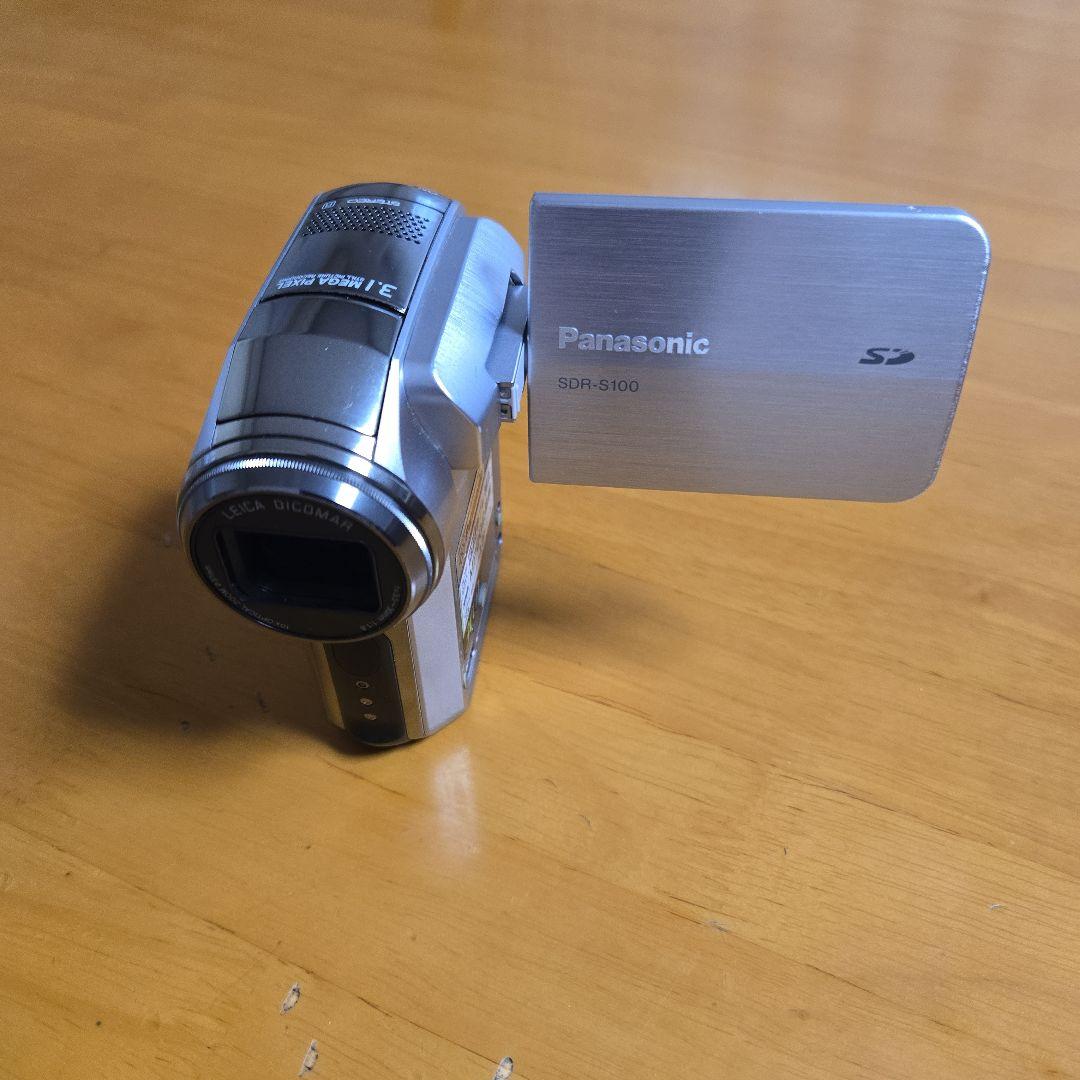 Panasonic SDR-S100 ビデオカメラ 本体 純正バッテリー·充電器