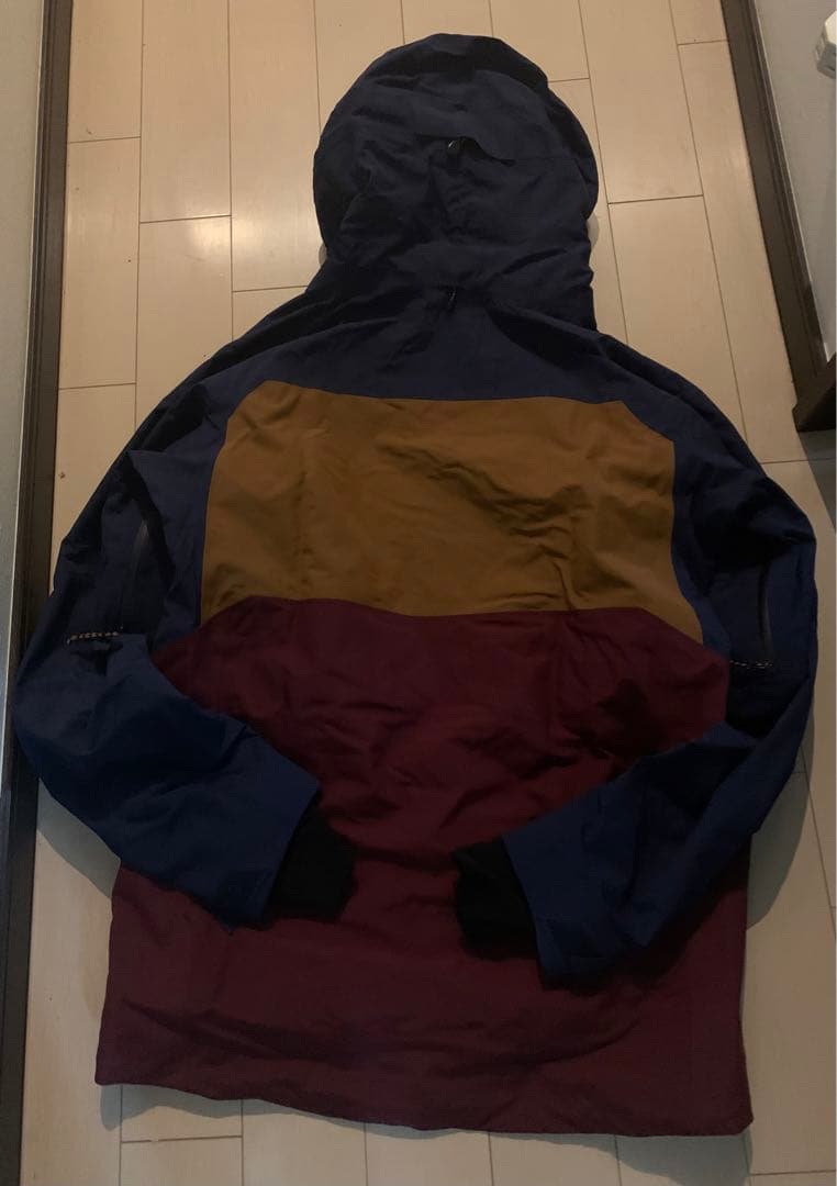 【美品】バートンBurton AK スノーボードジャケット スウォッシュメンズS