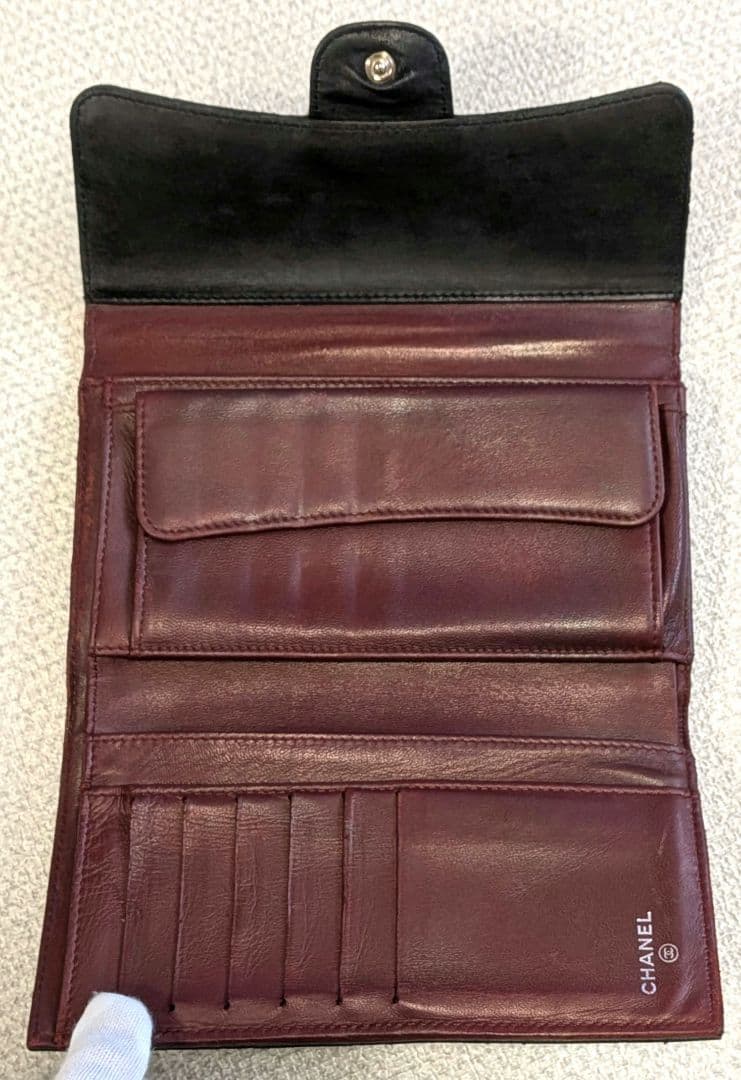 シャネル　マトラッセ　三つ折り長財布　ラムスキン　黒　チェーンショルダー