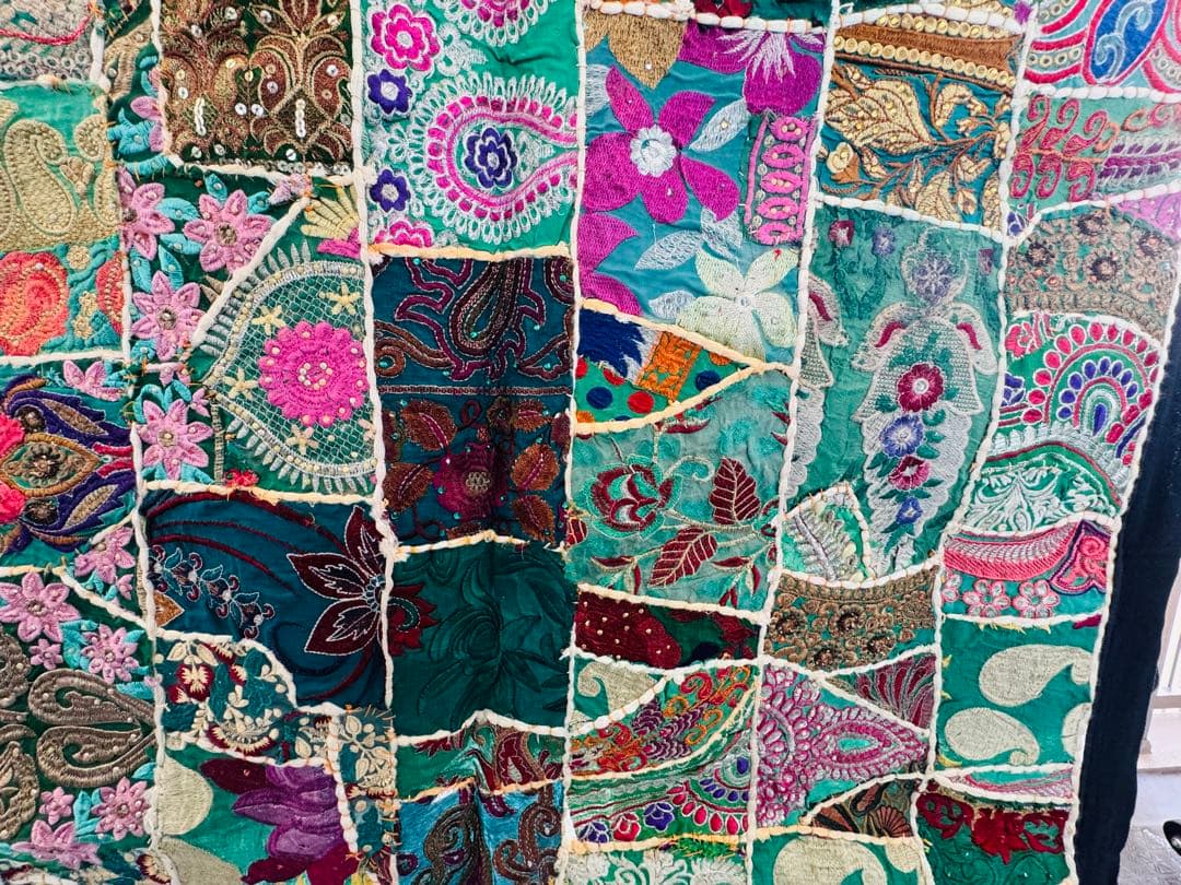 【新品未使用】【特大約3畳】インド豪華アンティーク刺繍ラグ 、カバー（緑