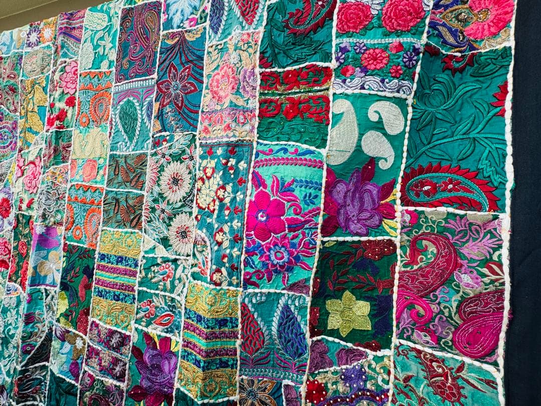 【新品未使用】【特大約3畳】インド豪華アンティーク刺繍ラグ 、カバー（緑