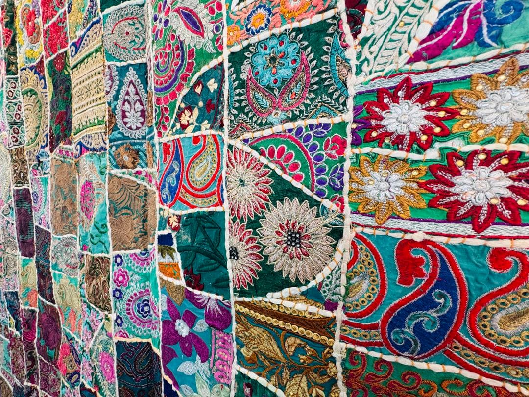 【新品未使用】【特大約3畳】インド豪華アンティーク刺繍ラグ 、カバー（緑