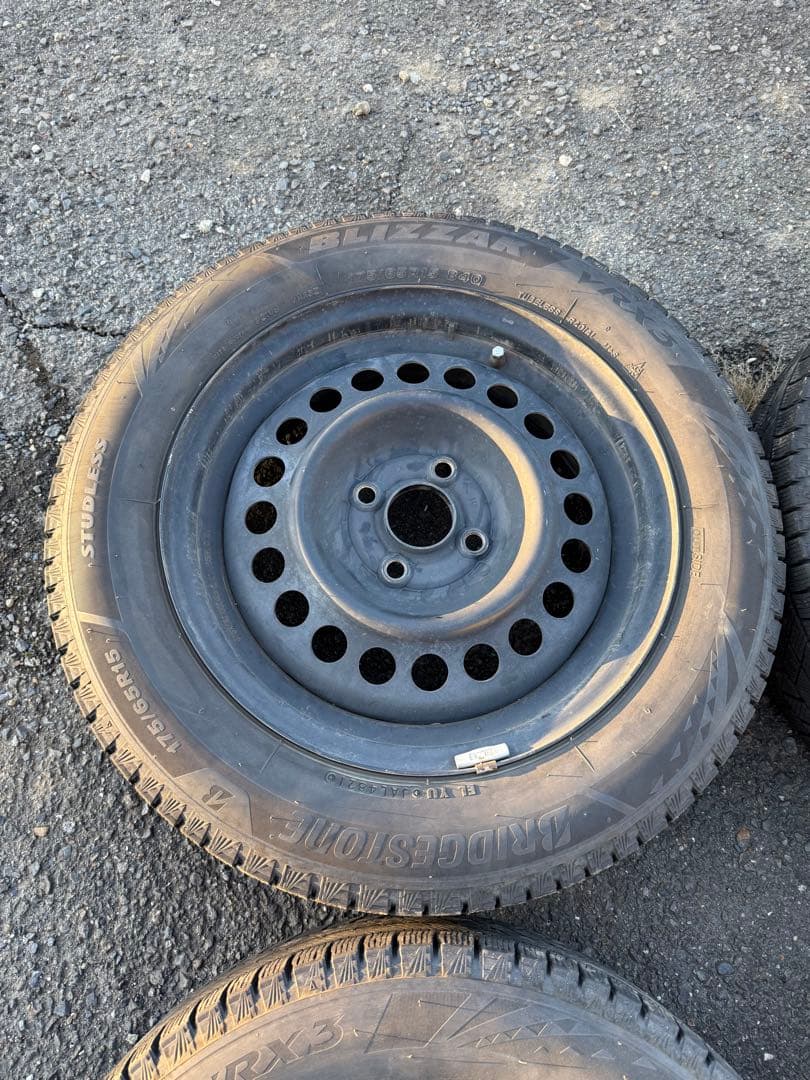 スタッドレスVRX3 175/65R15 4本　1月4日まで価格