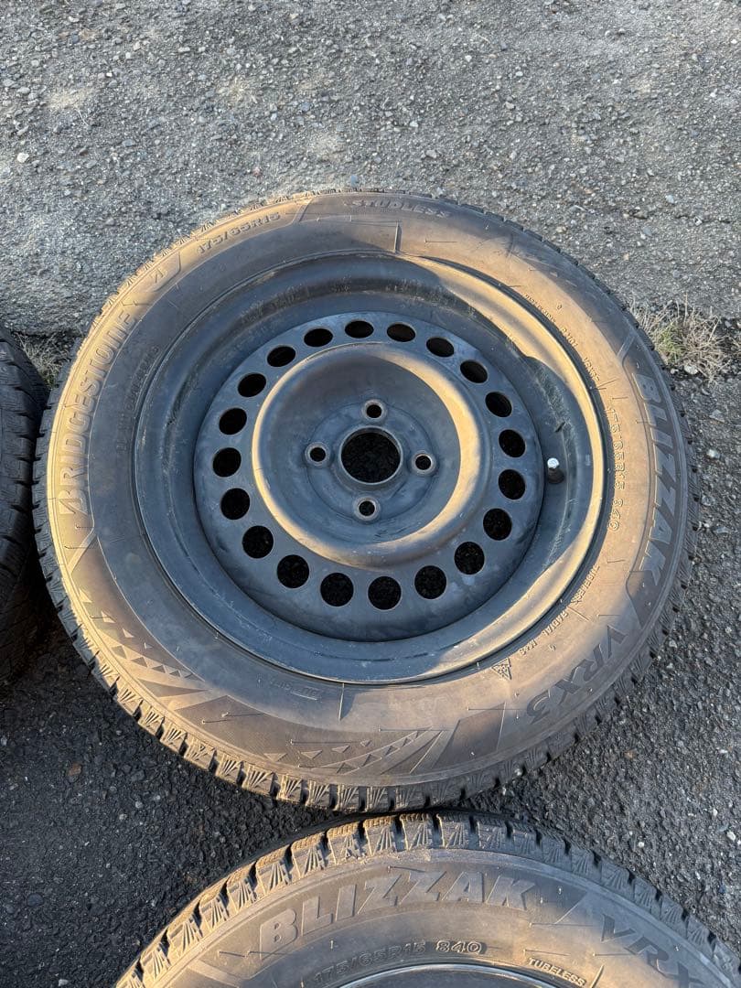 スタッドレスVRX3 175/65R15 4本　1月4日まで価格