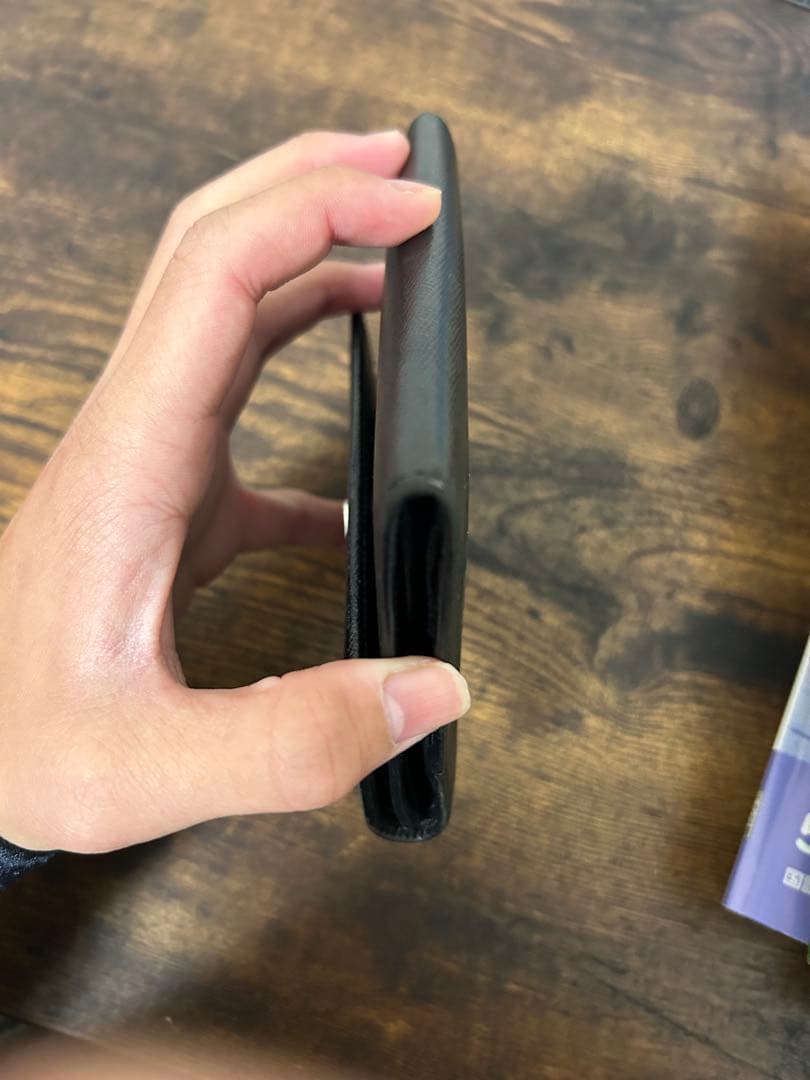 PRADA ブラック レザー 二つ折り財布