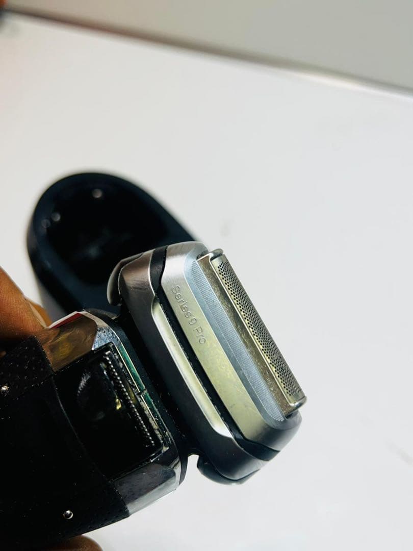 Braun メンズ電気シェーバー S9PRO 動作品