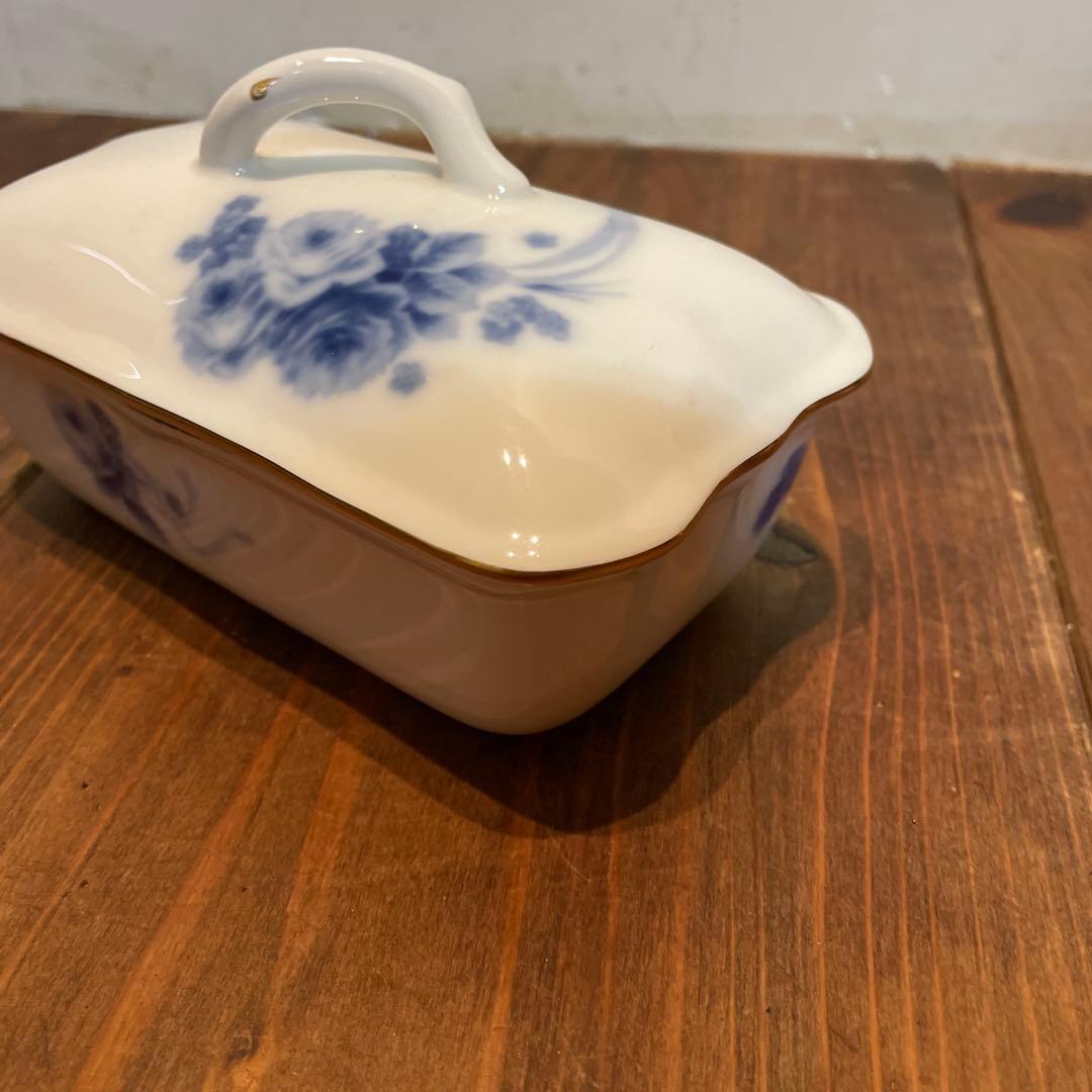 美品　大倉陶園　ブルーローズ　バターケース　小物入れ　上品な薔薇の絵柄が素敵な