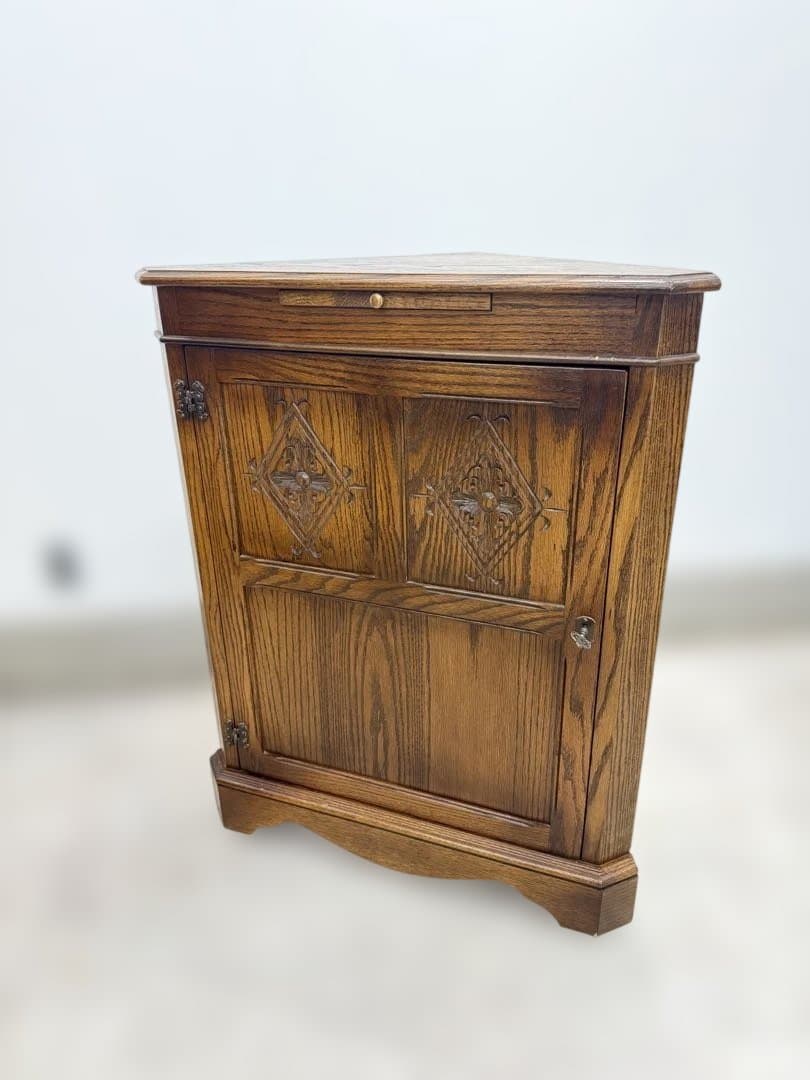 取りに来れる方限定　英国製　木製コーナーキャビネット ブラウン　ビンテージ