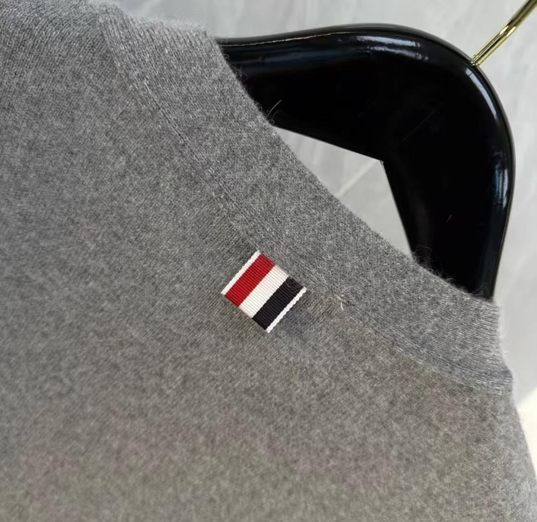 THOM BROWNE グレー Vネックカーディガン 1サイズ