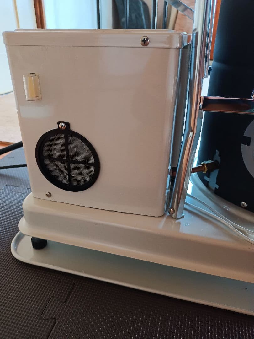 半密閉式石油暖房機 23年式 サンポット 引取限定 室内使用 丸形ストーブ 灯油