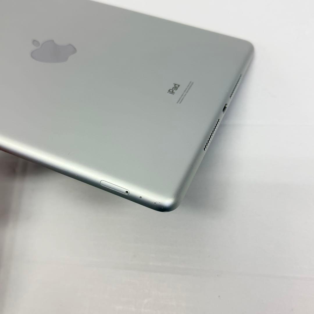 iPad 第8世代 32GB Wi-Fi+Cellular シルバー