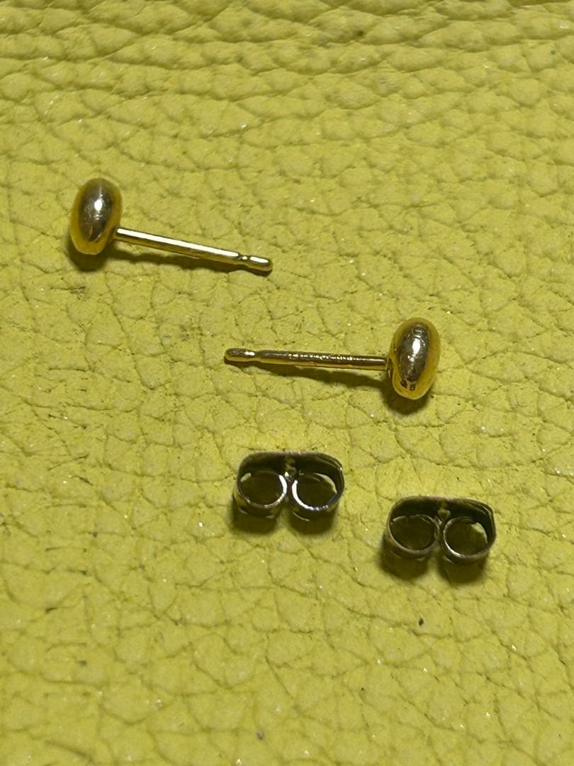 テイクアップセカンドピアス　K18ビーンズピアス