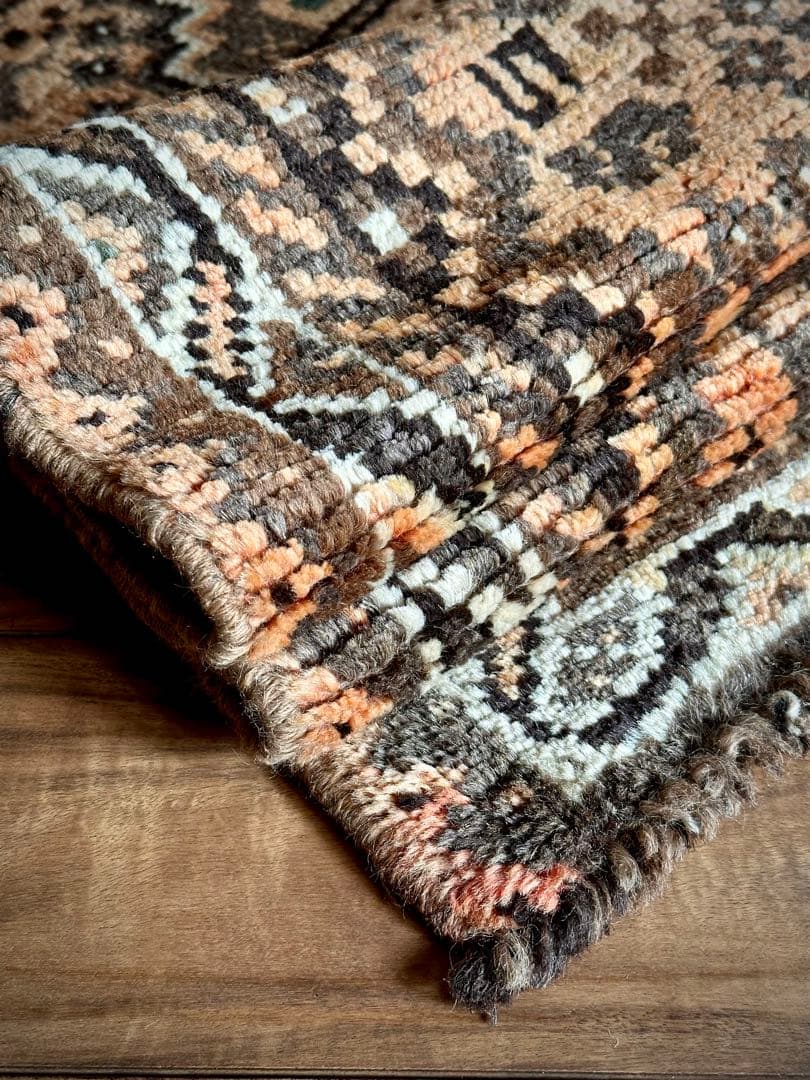 トライバルラグ　ヴィンテージラグ　カシュガイ族　シラーズ　ペルシャ絨毯　ランナー