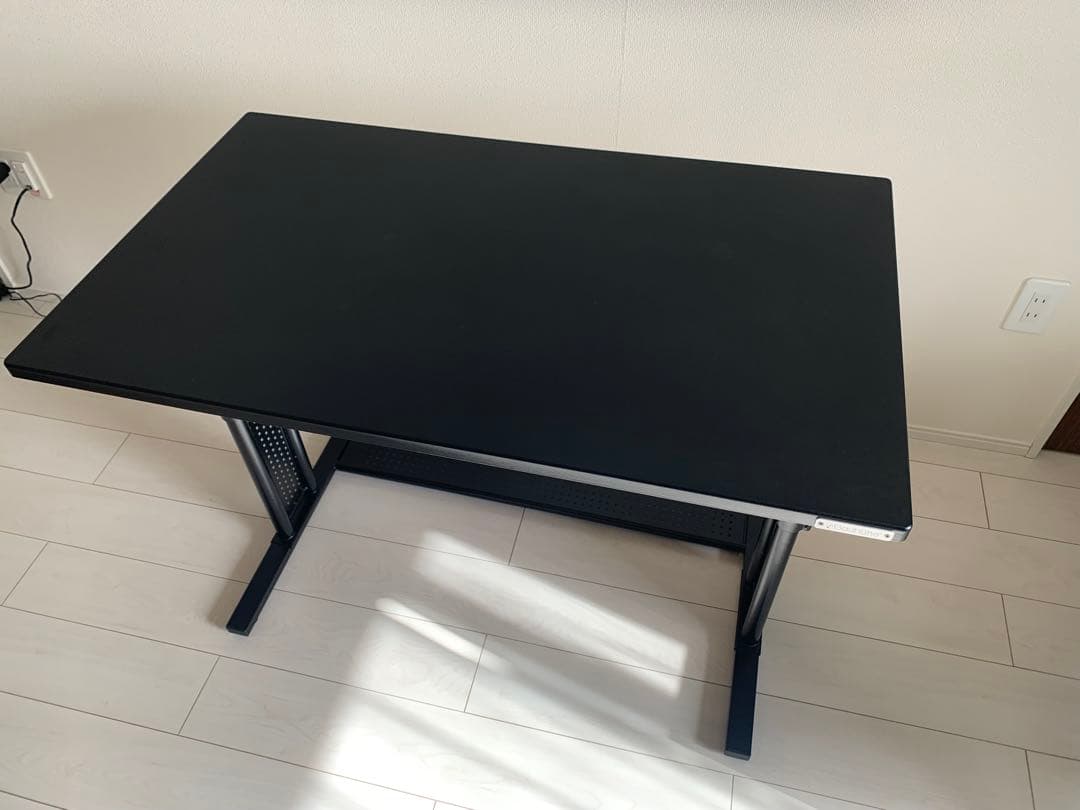 バウヒュッテ　ゲーミングデスク　BHD-1000M