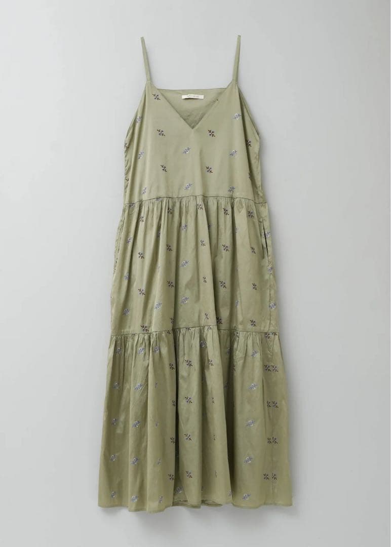 【試着のみ】刺繍入オリーブ色　ワンピース ne Quittez pas ヌキテパ