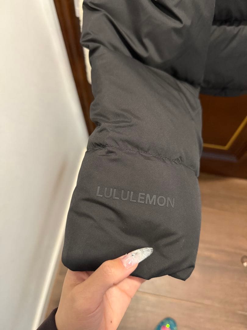 Lululemon ブラック ダウンジャケット6 サイズ