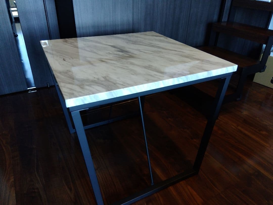t*t様 大理石風ダイニングテーブル
