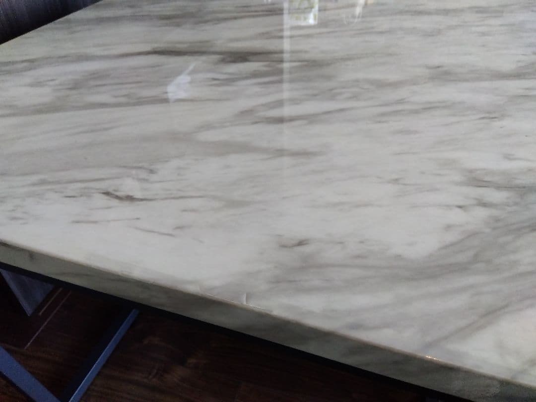 t*t様 大理石風ダイニングテーブル