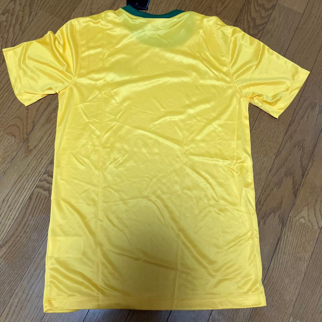 Nike製ブラジル代表シャツ 2014 ＳDri-FIT素材　ナイキ　サッカー