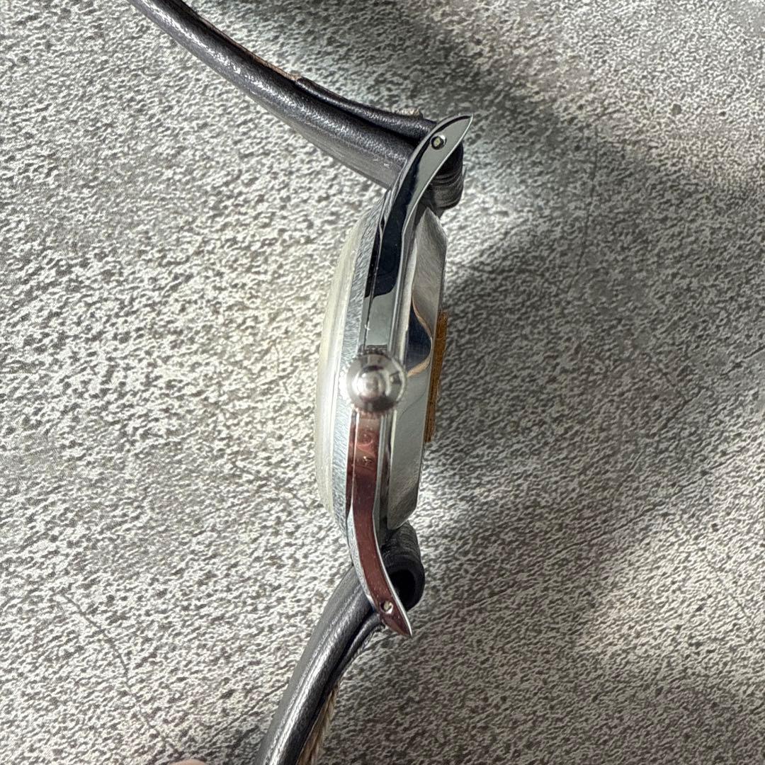 モバード17Jewels手巻き クリームカラー文字盤 箱とタグ付き アンティーク