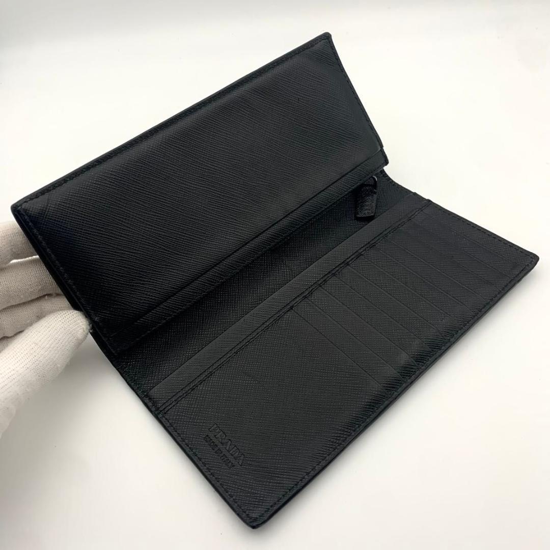 鑑定済み 美品 プラダ 二つ折り 長財布 サフィアーノ レザー 金具 ロゴ 黒
