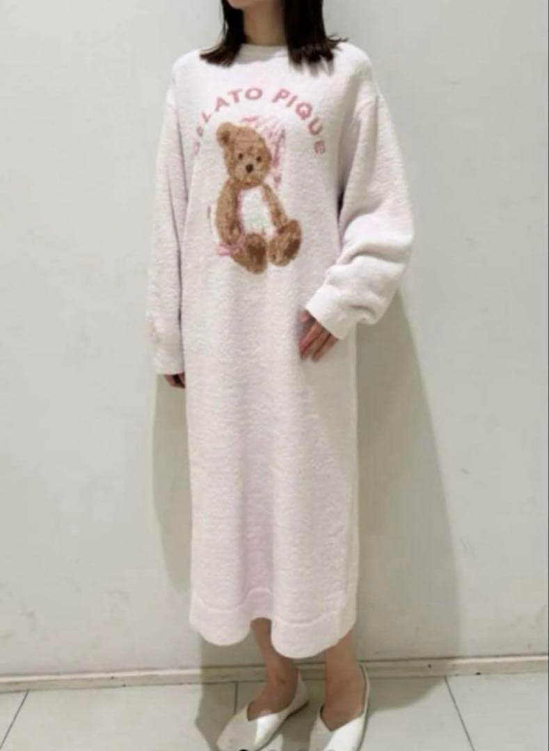 新品タグ付きソックスセットピンク　ベアジャガードワンピース